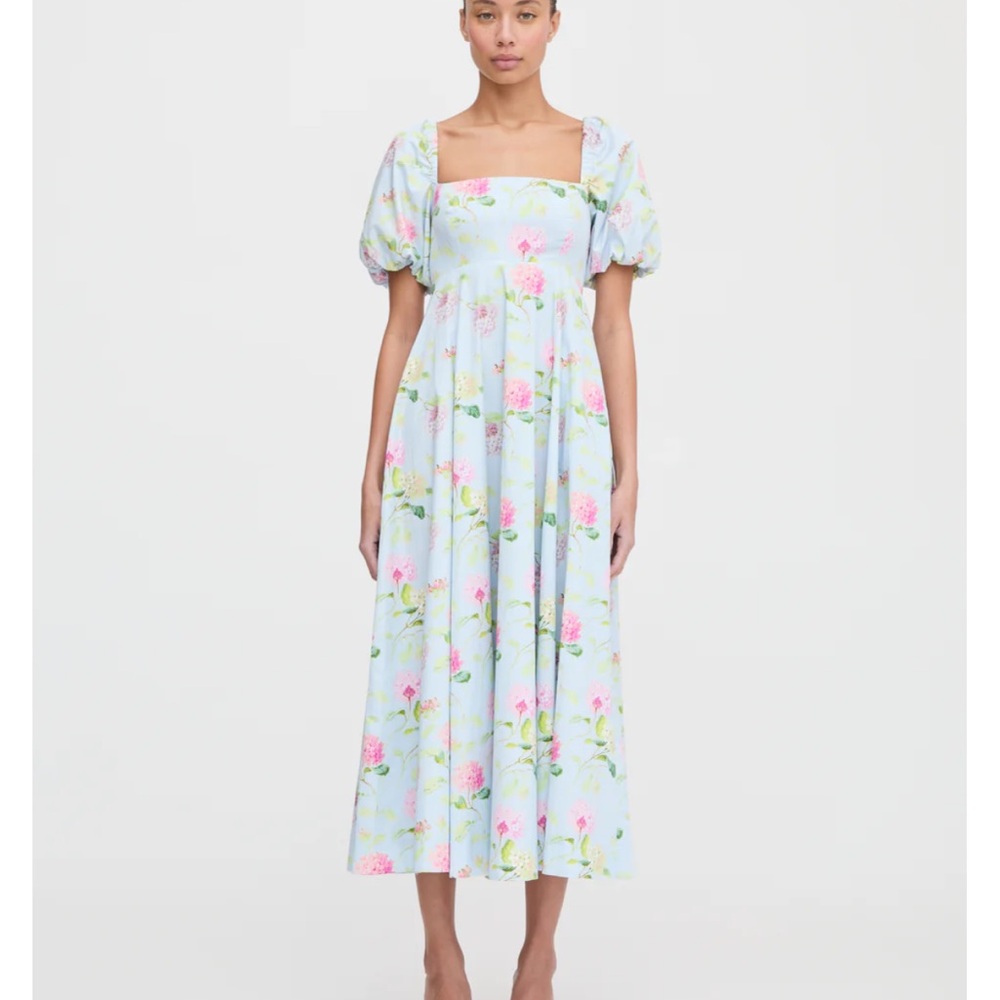 Chic Floral Midi Dress with Puff Sleeves